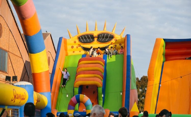Gualeguaychú recibe a los nuevos turistas con espectáculos infantiles, ferias y actividades familiares