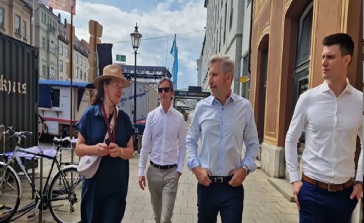 El gobernador Frigerio llegó a Hamburgo y comienza a desarrollar su nueva visita oficial