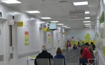 El Gobierno presentó un proyecto para arancelar la universidad y la salud para extranjeros sin residencia