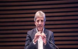 Caputo: "Aún en los países desarrollados hay gente que no llega a fin de mes", defendió su gestión