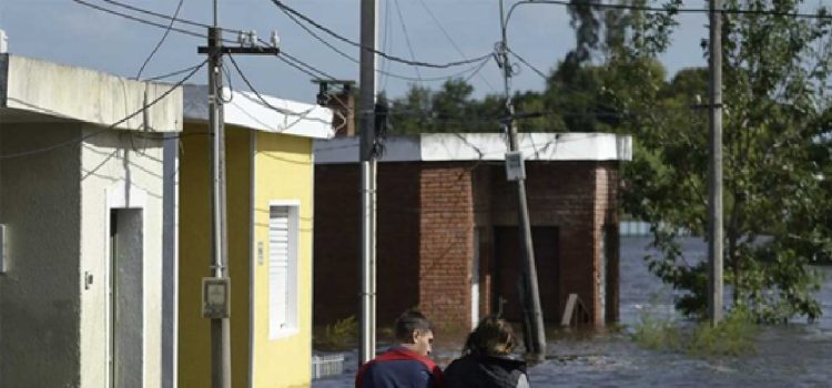 Súper Niño: el gobierno uruguayo prevé dos meses críticos por inundaciones