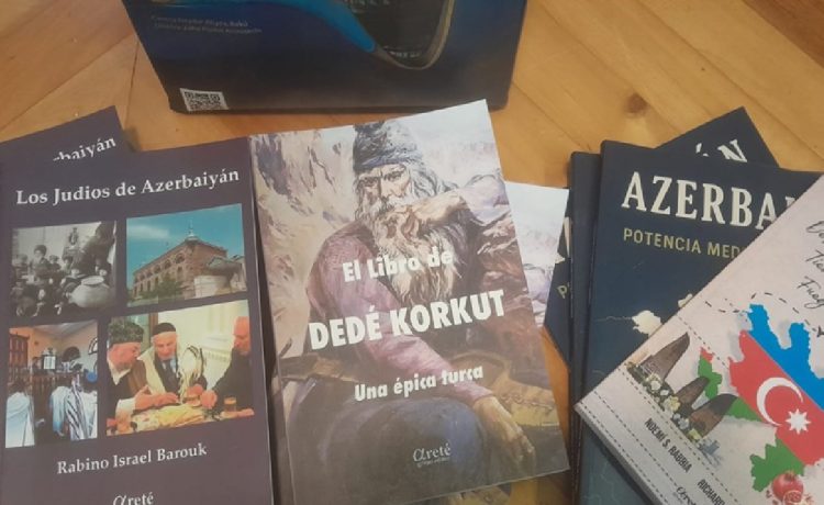 Representantes de la Embajada de Azerbaiyán visitaron el Museo de la Memoria Popular