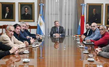 Frigerio se reunió con los gremios para analizar la crisis de Granja Tres Arroyos