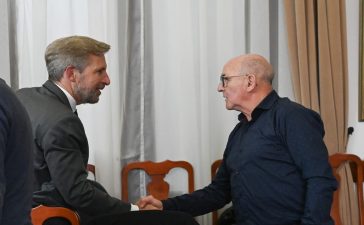 Los gremios destacaron el compromiso de Frigerio con la crisis de Granja Tres Arroyos