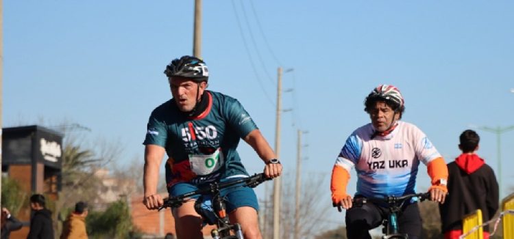 Gualeguaychú tendrá un fin de semana con competencias de vóley, bádminton, duatlón y motociclismo