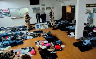 Hallaron un cargamento de ropa valuado en $52 millones cerca del río Uruguay en Entre Ríos