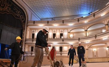 Finalizó la reconstrucción del piso de pinotea en el Teatro Gualeguaychú