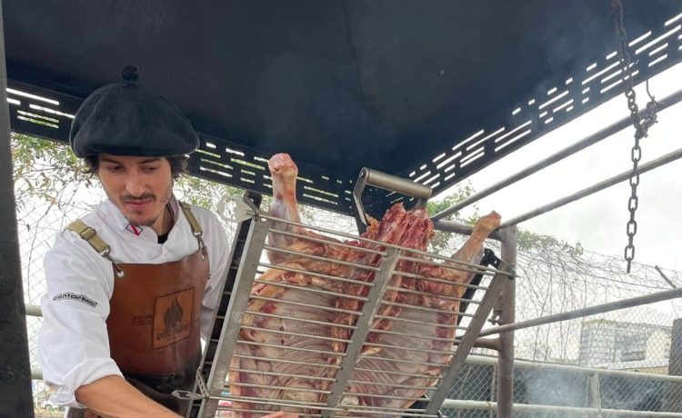 La fiesta de los asadores llega a Pueblo General Belgrano con una competencia internacional
