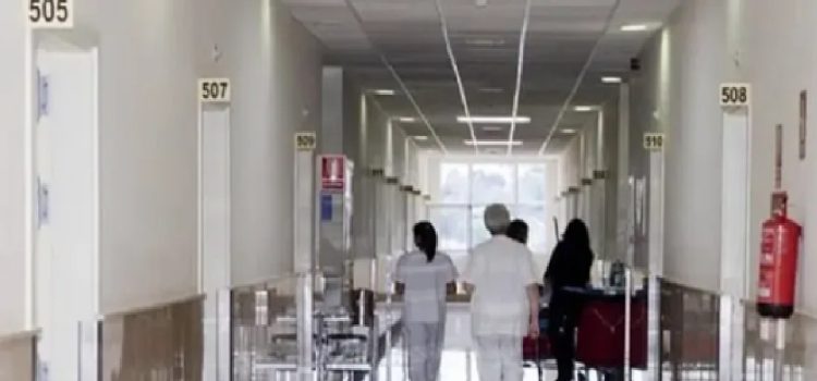 Clínicas privadas en alerta: denuncian atrasos en los pagos de obras sociales y un desfasaje del 160% del PAMI