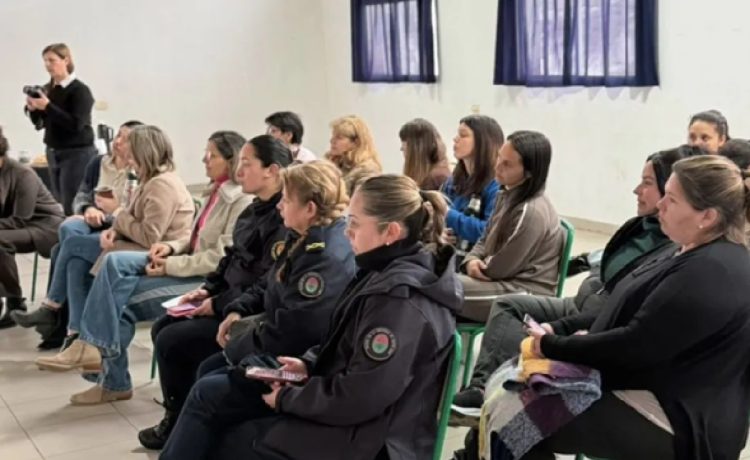 Copnaf acercó a Villa Paranacito herramientas para acompañar las emociones durante la crianza