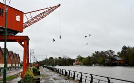 El río Gualeguaychú mantiene un lento descenso y el Gobierno continúa con el monitoreo permanente