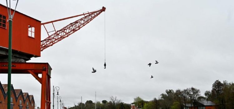 El río Gualeguaychú mantiene un lento descenso y el Gobierno continúa con el monitoreo permanente