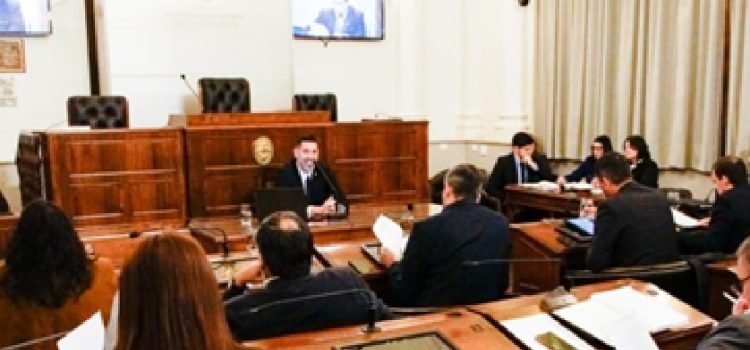 Cuenca se despegó del cierre de escuelas rurales y pasó sin sobresaltos la audiencia en el Senado
