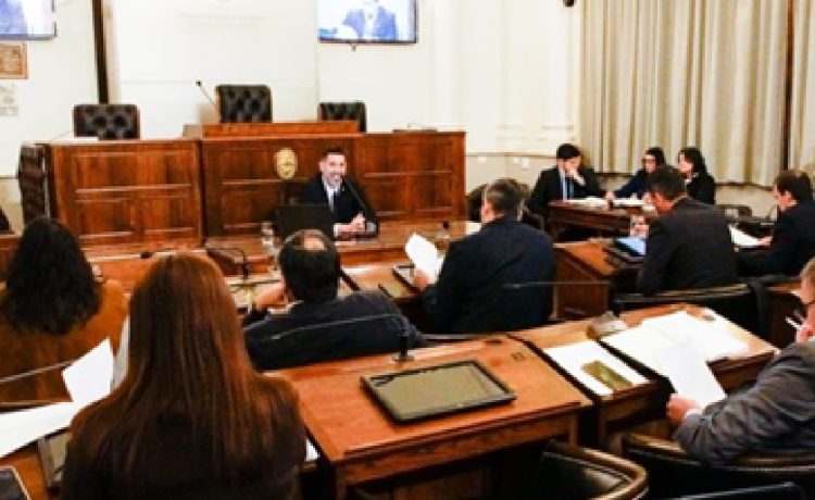 Cuenca se despegó del cierre de escuelas rurales y pasó sin sobresaltos la audiencia en el Senado