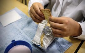 La Justicia ordenó que los desayunos y meriendas escolares no incluyan alimentos con sellos de advertencia