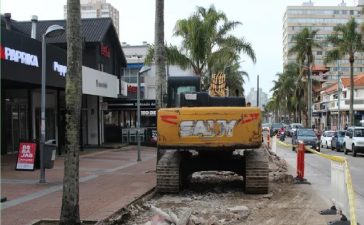 Punta del Este inicia el ensanche de la avenida Gorlero y suma más lugares de estacionamiento