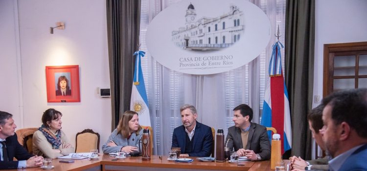 Frigerio conformó una mesa interinstitucional para mejorar el sistema de alimentación escolar