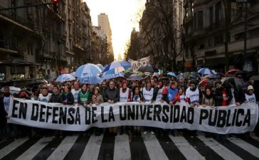 La Asociación Gremial de Docentes Universitarios (AGDU) adhiere al paro nacional universitario de 48 horas convocado para hoy y mañana viernes por la CONADU
