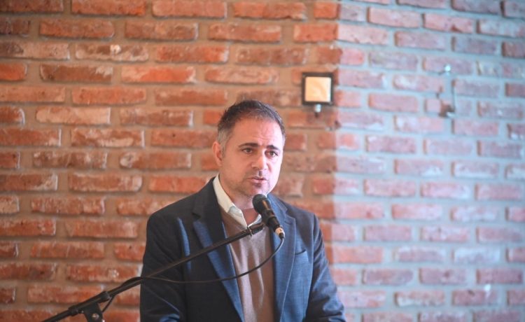 Davico anunció nuevas inversiones para Gualeguaychú: equipamiento para el Hospital Bicentenario y obras viales