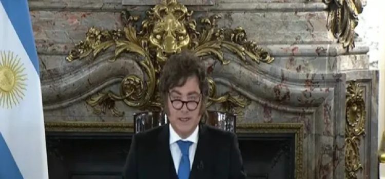 Para el 61% de los argentinos, el giro de Milei sobre Malvinas responde a una conveniencia política