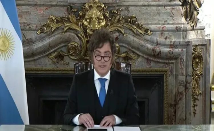 Para el 61% de los argentinos, el giro de Milei sobre Malvinas responde a una conveniencia política