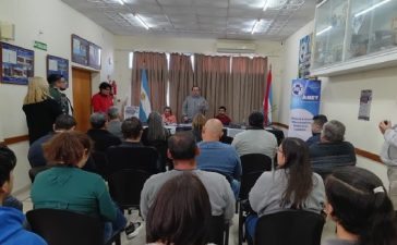 Juntan firmas para reclamar financiamiento para las escuelas técnicas