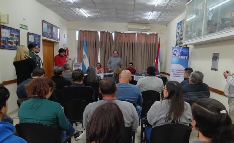 Juntan firmas para reclamar financiamiento para las escuelas técnicas