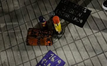 Intentaron detener a jóvenes que realizaban una pintada por la Noche de los Lápices