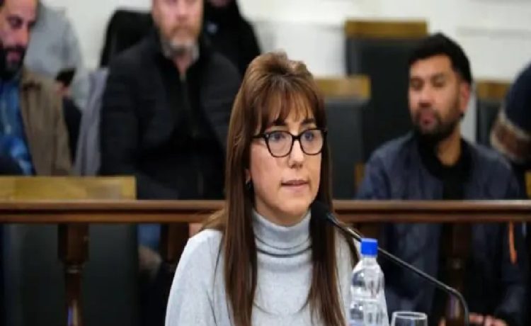 Domínguez, enojada con la expulsión y ratifica las acciones que provocaron la misma