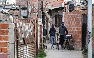 La pobreza habría vuelto a subir y calculan que sumó este año 1,7 millones de pobres en el país