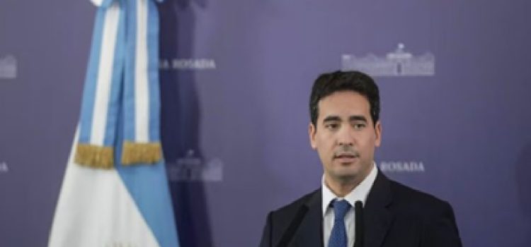 El nuevo vocero de Milei ya tuvo que disculparse después de su primera conferencia