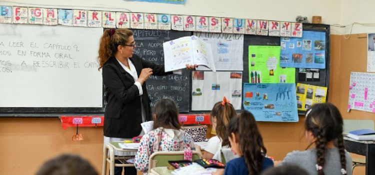 Faltan maestras: el CGE designa a docentes de nivel inicial y especial para primarias de Colón y Diamante
