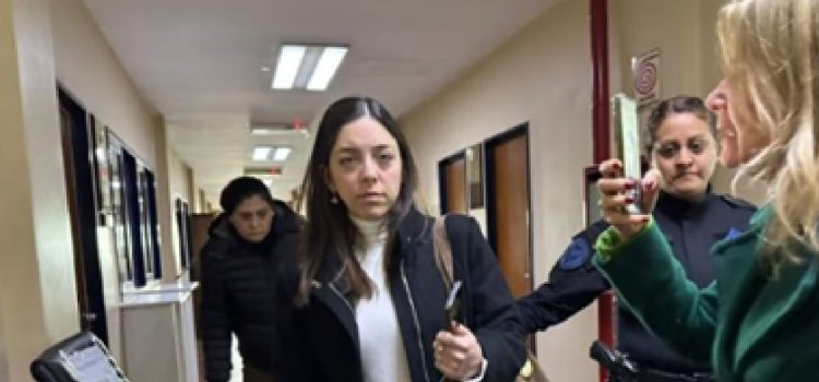 Kocsis, secretaria de la Vocería Presidencial, reveló que hizo más compras a nombre de Manuel Adorni