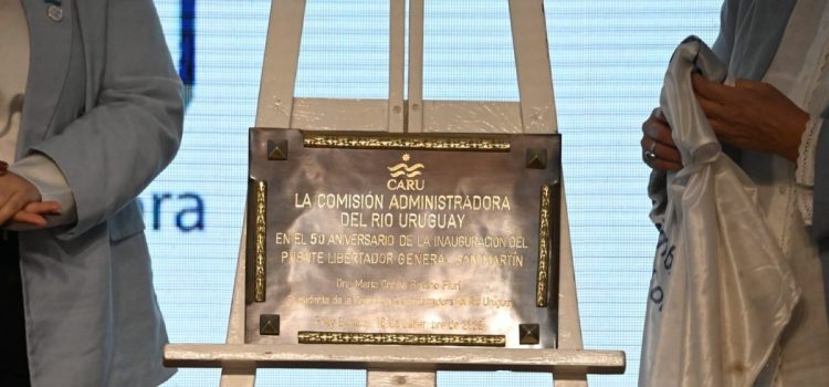 Gualeguaychú participó de la conmemoración por los 50 años del Puente General San Martín