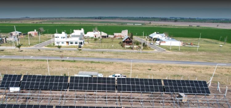 A un año de su inauguración, el parque solar de Enersa en Sauce Pinto equivale al consumo de 220 hogares