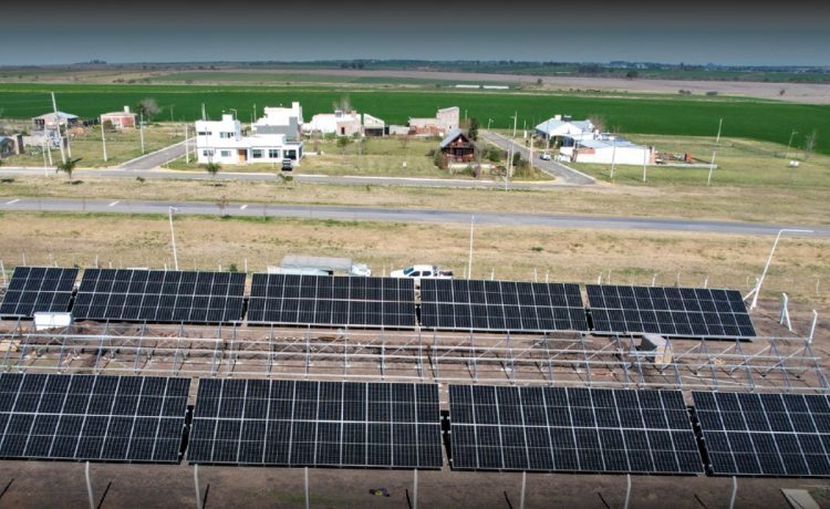 A un año de su inauguración, el parque solar de Enersa en Sauce Pinto equivale al consumo de 220 hogares