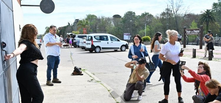 Se dictó el curso “50 tips para mejorar tus fotos” en el Teatro del Puerto