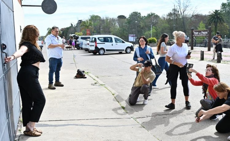 Se dictó el curso “50 tips para mejorar tus fotos” en el Teatro del Puerto