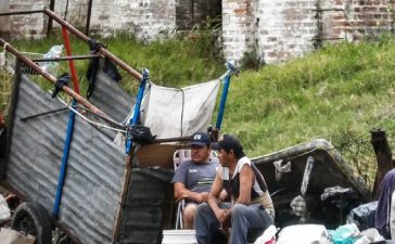 La pobreza subió al 32,3% en el primer semestre del año y afectó a 15,5 millones de personas