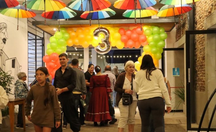 La Vieja Terminal celebró su tercer aniversario junto a una gran cantidad de vecinos