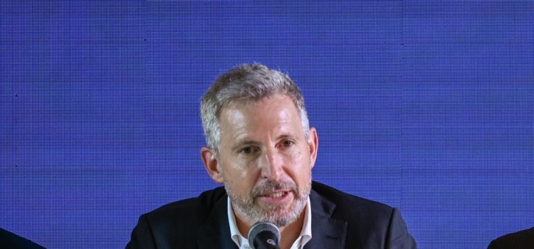Frigerio presentó las oportunidades de inversión de Entre Ríos ante empresarios europeos en París