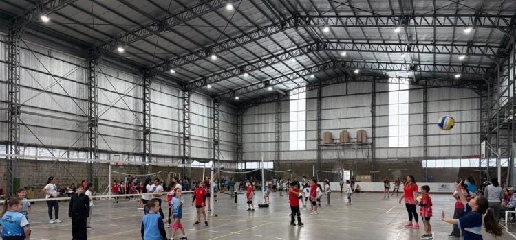 Las Escuelas Municipales de Iniciación Deportiva compartieron una jornada de Vóley
