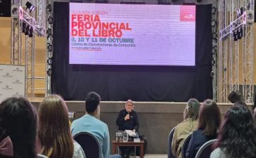 Daniel Enz contó en Concordia cómo investigó el Carmelo de Nogoyá y presentó “Las torturas del convento”