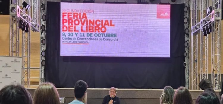 Daniel Enz contó en Concordia cómo investigó el Carmelo de Nogoyá y presentó “Las torturas del convento”
