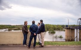 Frigerio recorrió las zonas afectadas por la creciente en Concordia y encabezó una reunión del Comité de Emergencia