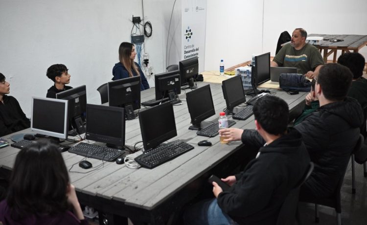 Comenzó el Taller de Robótica Inicial con la participación de jóvenes de Gualeguaychú