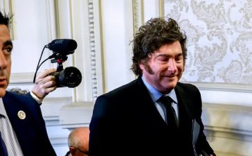 La derecha española se sigue despegando de Milei tras su visita