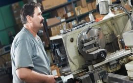 La industria sigue sin repuntar: volvió a caer y acumula nueve meses con un balance negativo