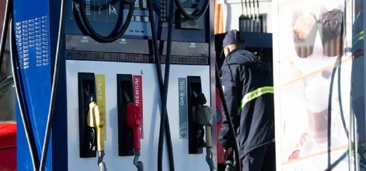 ¿Qué ocurrirá con el precio de los combustibles en medio de la discusión por el esquema de ajuste?