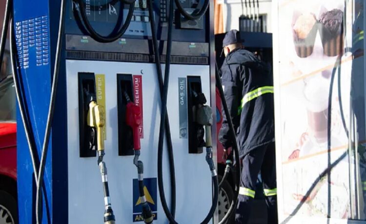 ¿Qué ocurrirá con el precio de los combustibles en medio de la discusión por el esquema de ajuste?
